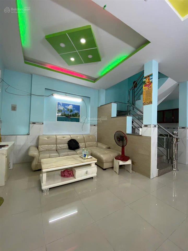 Giảm mạnh 300tr nhà 2 tầng ngay trung tâm q7 ngang hiếm 5m cách hxh 70m hẻm an ninh dân trí
