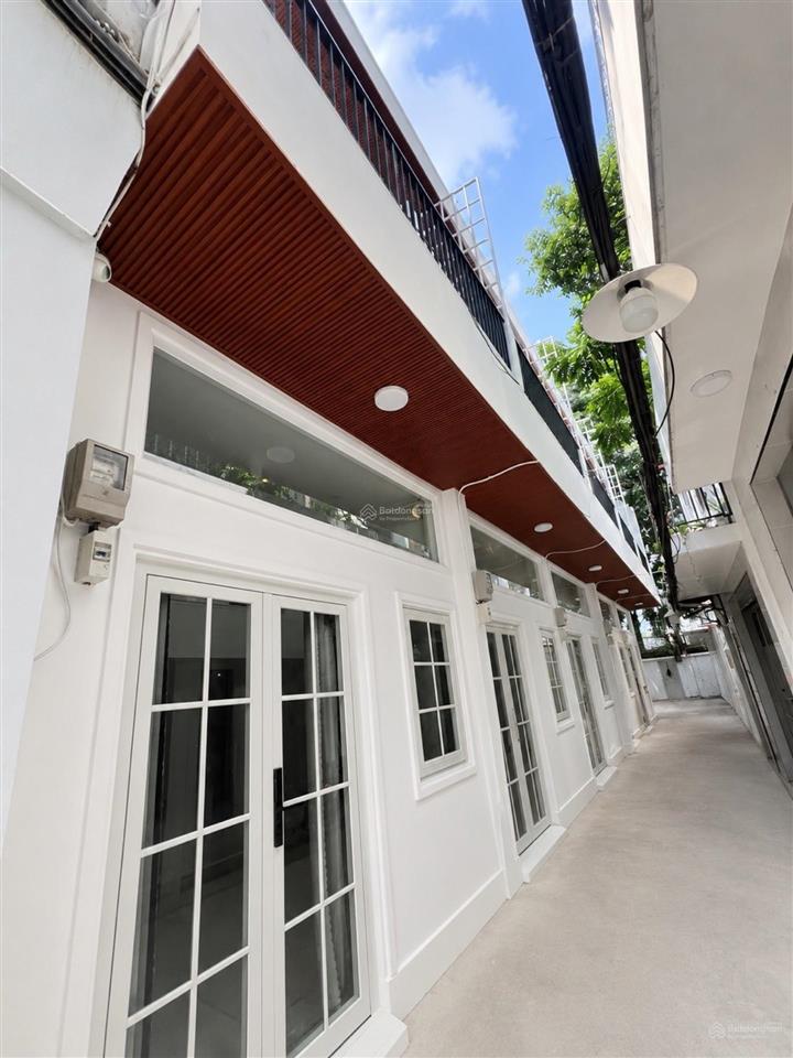 Nhà phố dạng căn hộ dịch vụ chia làm 5 căn liền kề thu nhập 500tr/năm ngang 4,7m vuông vức,
