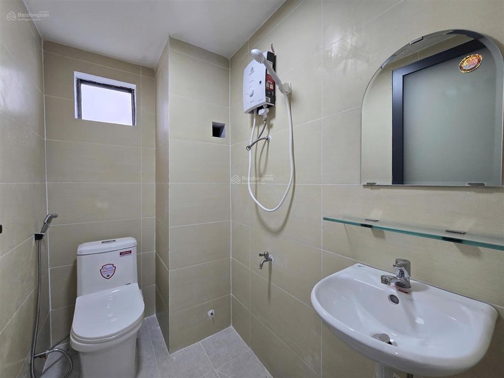 Căn hộ dịch vụ mới 100% cạnh phú mỹ hưng đầy đủ nội thất giờ tự do cửa vân tay camera 24/24