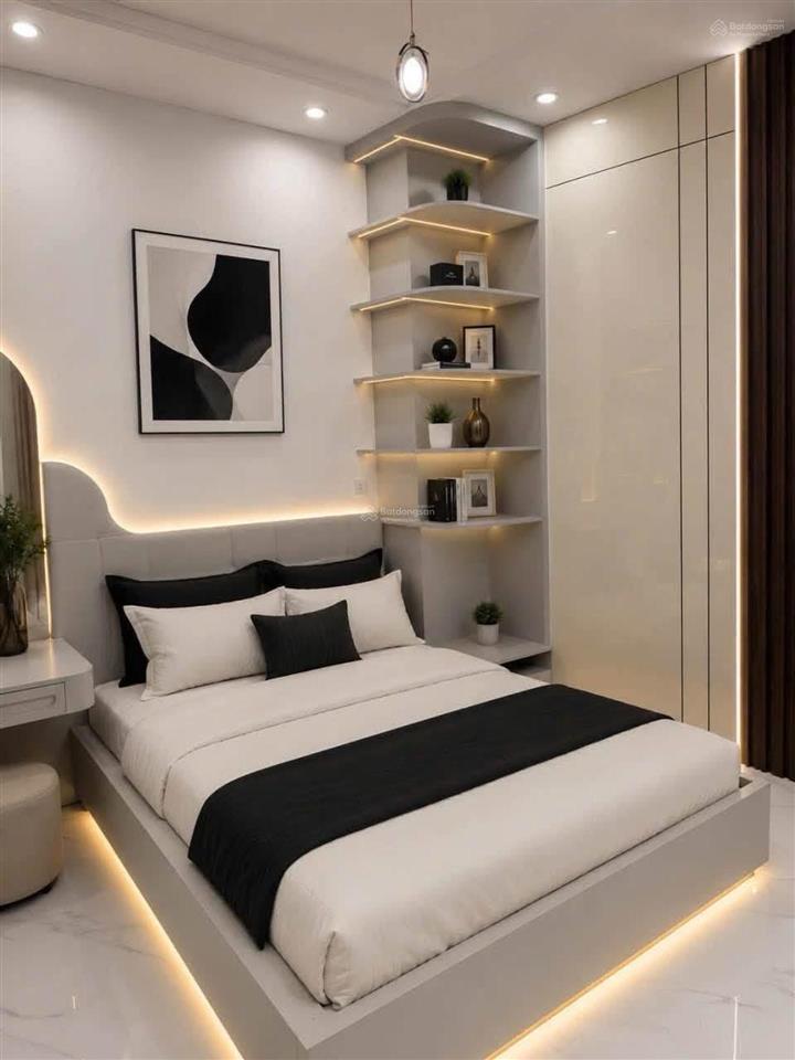 Nhà mới 100% đầy đủ nội thất có phòng ngủ trệt xách vali vào ở ngay sát vách phú mỹ hưng