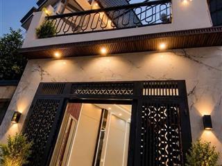 Nhà mới 100% đầy đủ nội thất có phòng ngủ trệt xách vali vào ở ngay sát vách phú mỹ hưng