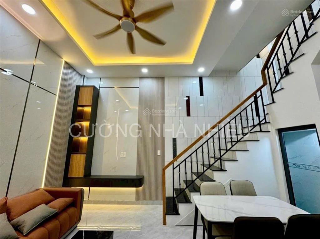 Nhà mới nguyên căn 3 tầng ngay trung tâm tân hưng nhà mới vào ở ngay đầy đủ nội thất rất thoáng