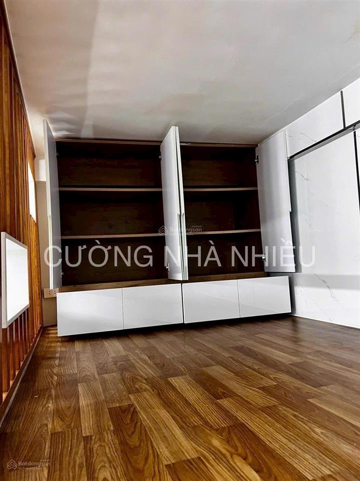 Hơn 2 tỷ có ngay hộ khẩu quận 1 35m2 2pn đang cho thuê 9,5tr/tháng sở hữu lâu dài hỗ trợ vay