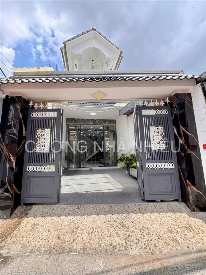 Nhà mới đẹp 2 tầng cạnh phú mỹ hưng hẻm 1 sẹc thiết kế tinh tế 4pn vào ở ngay 104m2 ngang 4,6m