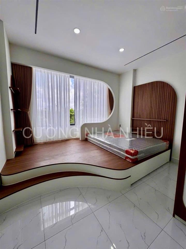 Nhà mới đẹp 2 tầng cạnh phú mỹ hưng hẻm 1 sẹc thiết kế tinh tế 4pn vào ở ngay 104m2 ngang 4,6m