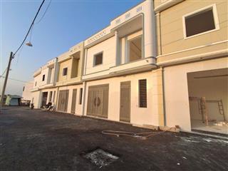 Nhà 1 lầu 1 trệt mới xây 2.8 tỷ _70 m2_ đường nhựa 6 m 