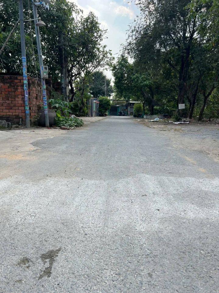 Nhà 1 trệt 1 lửng sân ô tô 1.55 tỷ_72 m2,3 phòng ngủ