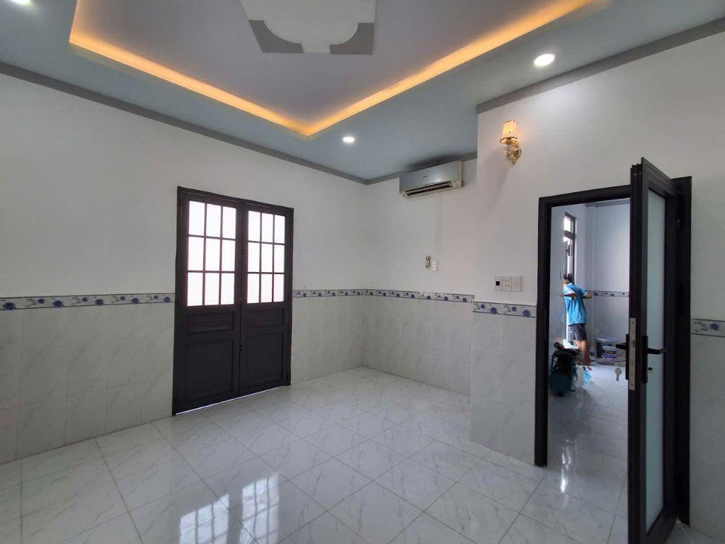 Nhà sr hoàn công, đường ô tô,2.95 tỷ _62 m2_1 lầu 1 trệt 