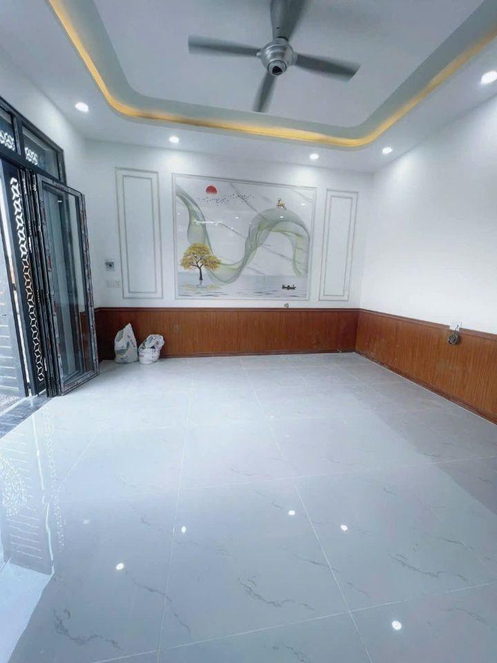 Nhà 1 lầu 1 trệt sr mới xây 2.8 tỷ_70 m2,đương 6m