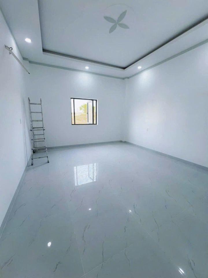 Nhà 1 lầu 1 trệt sr mới xây 2.8 tỷ_70 m2,đương 6m
