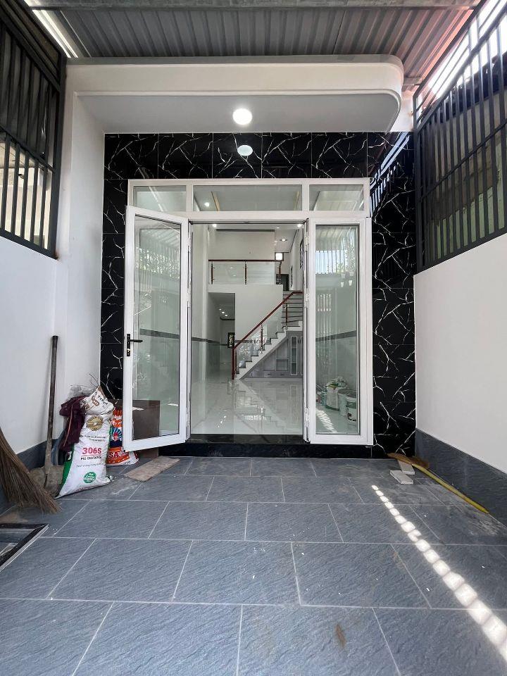 Nhà 1 trệt 1 lửng 2.35 tỷ_71 m2 sr,thổ cư, đường ô tô
