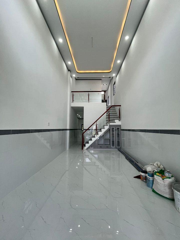 Nhà 1 trệt 1 lửng 2.35 tỷ_71 m2 sr,thổ cư, đường ô tô