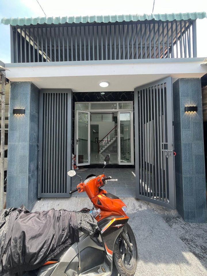 Nhà 1 trệt 1 lửng 2.35 tỷ_71 m2 sr,thổ cư, đường ô tô