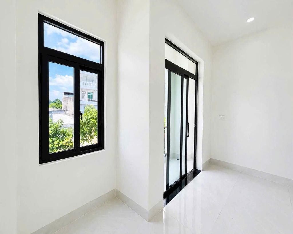 Nhà mới xây 3.15 tỷ _60m2_1 lầu 1 trệt ,3 ph .ngủ gần Quảng Trường tỉnh