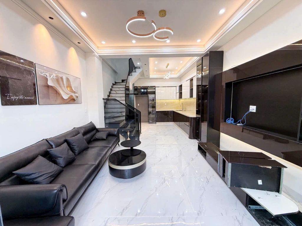 Nhà sr hoàn công 2 lầu 1 trệt 3.99 tỷ _