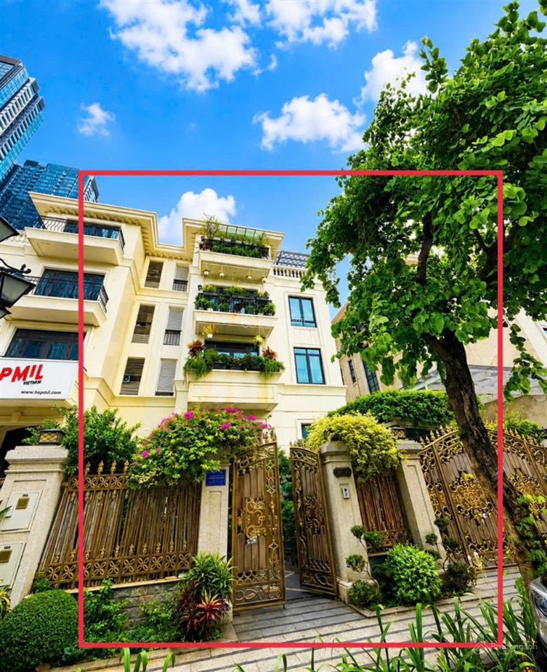 Cô mình cần bán căn biệt thự bason mặt tiền công viên cách 100m ra sồn cạnh căn gốc 260 tỷ