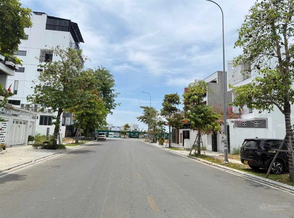 Bán lô đất đường chính số 55 gói 7 kđt mỹ gia, nha trang. giá 6tỷ500, chi 0913 191 ***