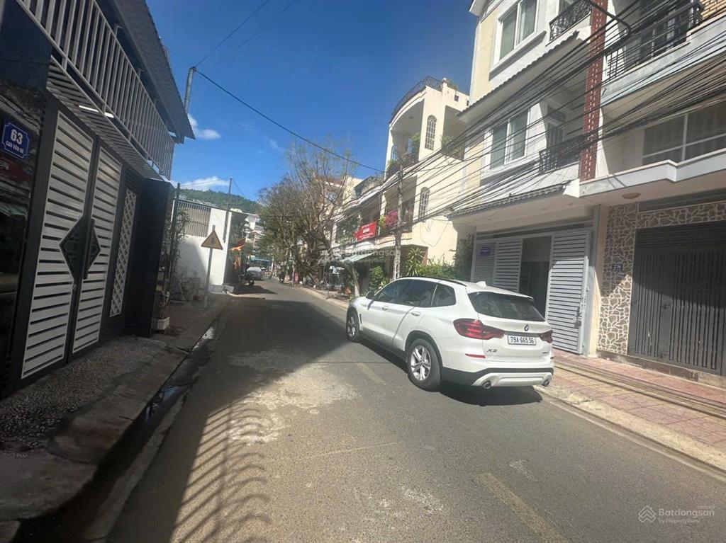 Bán nhà 3 tầng mặt tiền đường cao văn bé nha trang, cách biển hòn chồng 150m. chi 0913 191 ***