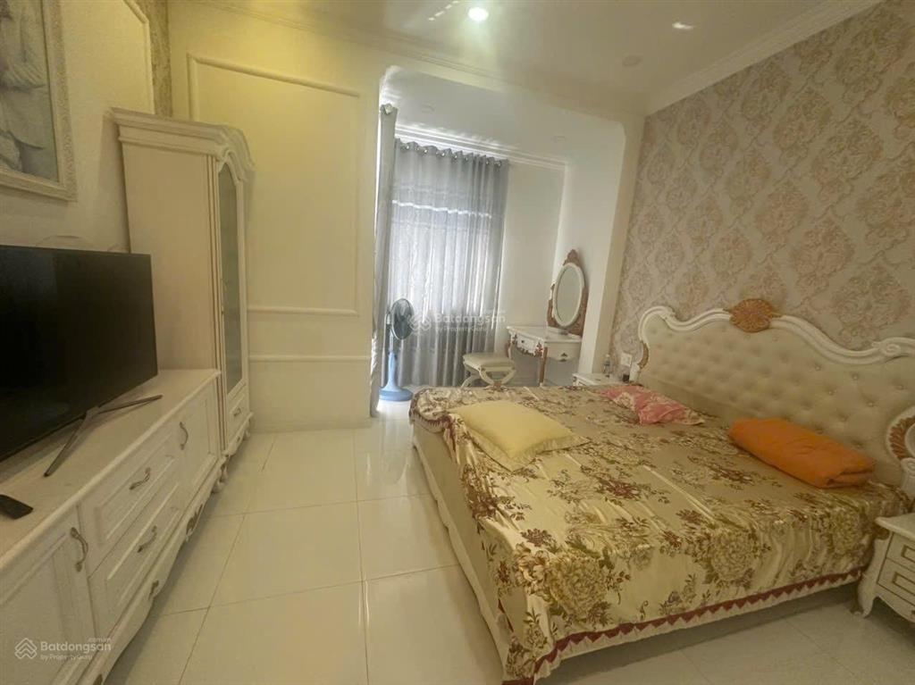 Bán nhà 3 tầng mặt tiền đường cao văn bé nha trang, cách biển hòn chồng 150m. chi 0913 191 ***