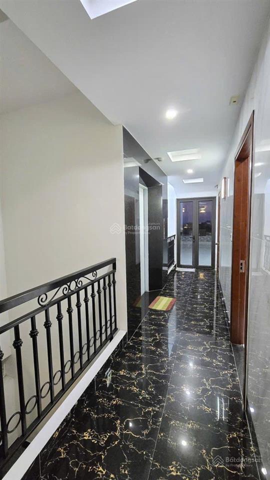 Bán toà căn hộ mới, đẹp ngay cạnh biển hòn chồng nha trang