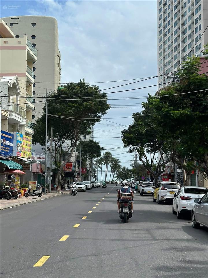 Nhà mặt tiền đường tản viên, giá cực tốt cho khách đầu tư.