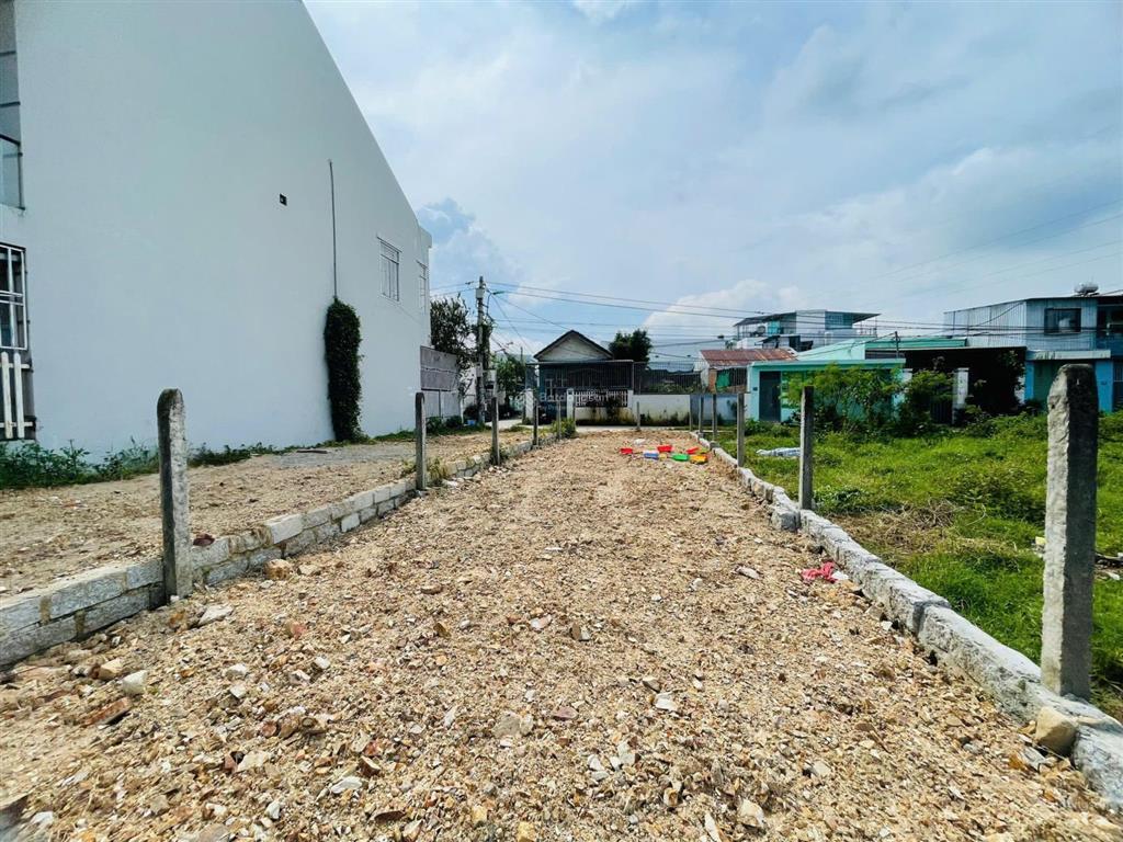 Bán đất đẹp đường thượng móc xã vĩnh thạnh nha trang, đường rộng 7m, 90m2 nở hậu, 2.45 tỷ
