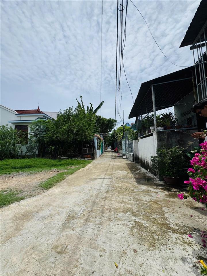 Lô góc thái thông, gần chợ, dân cư đông đúc cần bán