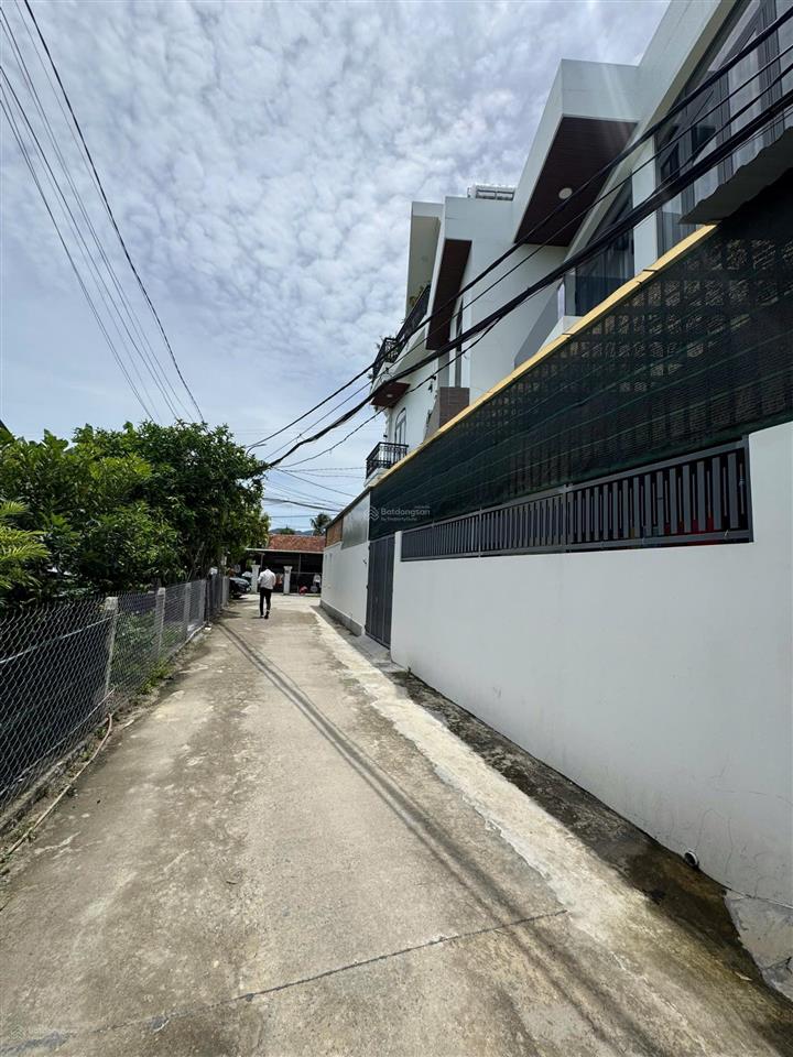 Lô góc thái thông, gần chợ, dân cư đông đúc cần bán