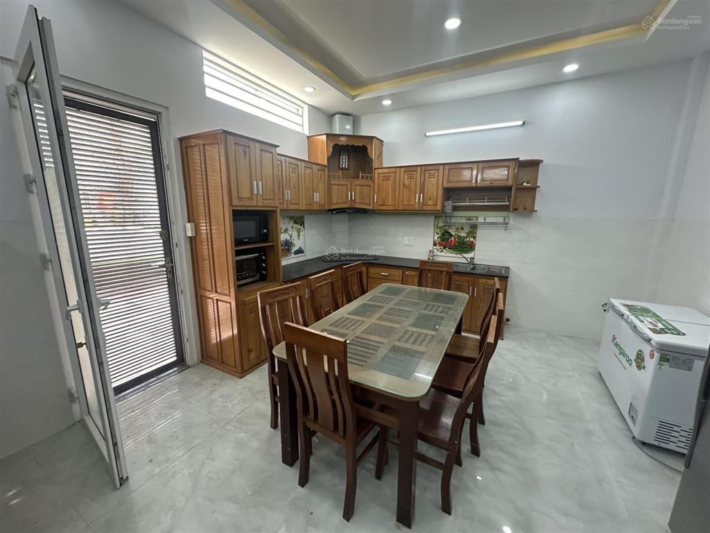 Nhà 3,5 tầng đường 14 kđt lê hồng phong 2