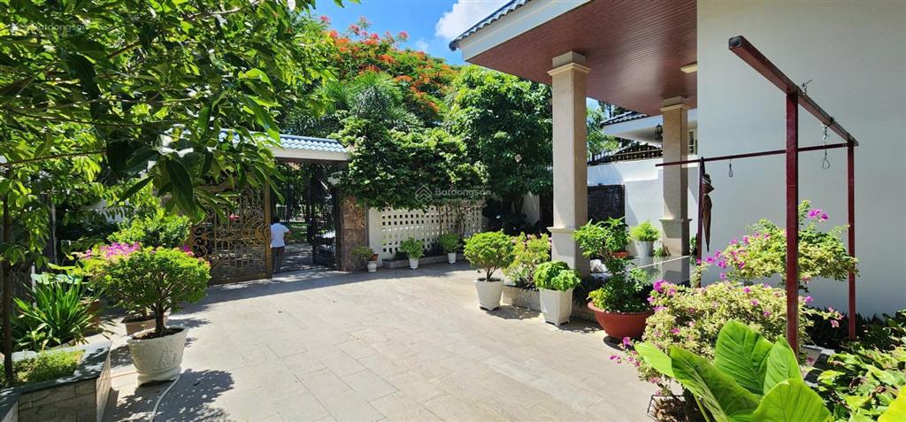 Biệt thự vĩnh điềm trung đối diện công viên cần bán