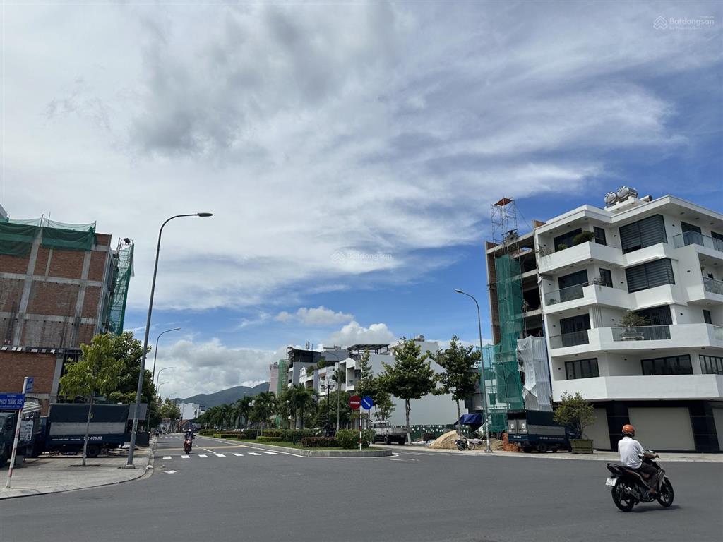 Lô đất 555m2 mặt tiền đường 22 nha trang, sổ đỏ riêng cần bán