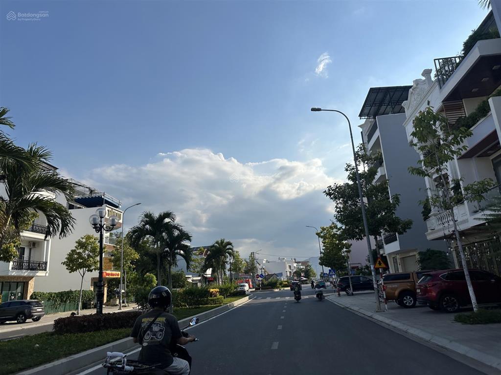 Lô đất 555m2 mặt tiền đường 22 nha trang, sổ đỏ riêng cần bán