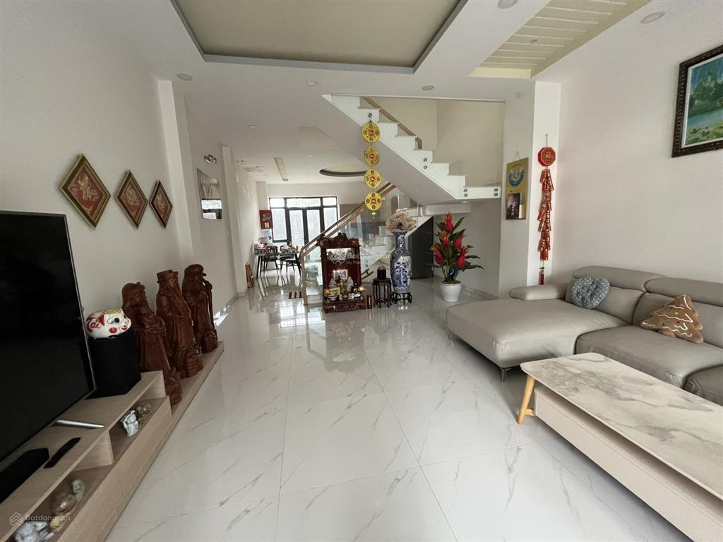 Nhà 3 tầng gói 5 mỹ gia chỉ 7 tỷ