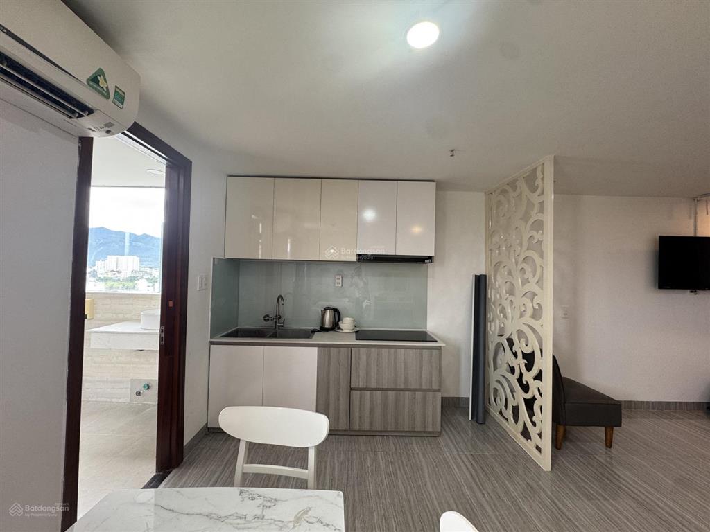Căn hộ cho thuê full đồ cách biển 1km ngay khu trung tâm nha trang vào ở liền