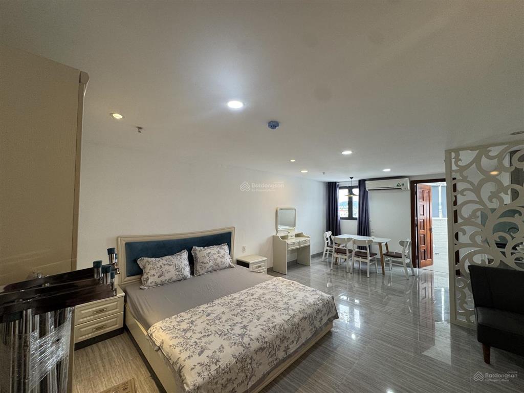 Căn hộ cho thuê full đồ cách biển 1km ngay khu trung tâm nha trang vào ở liền