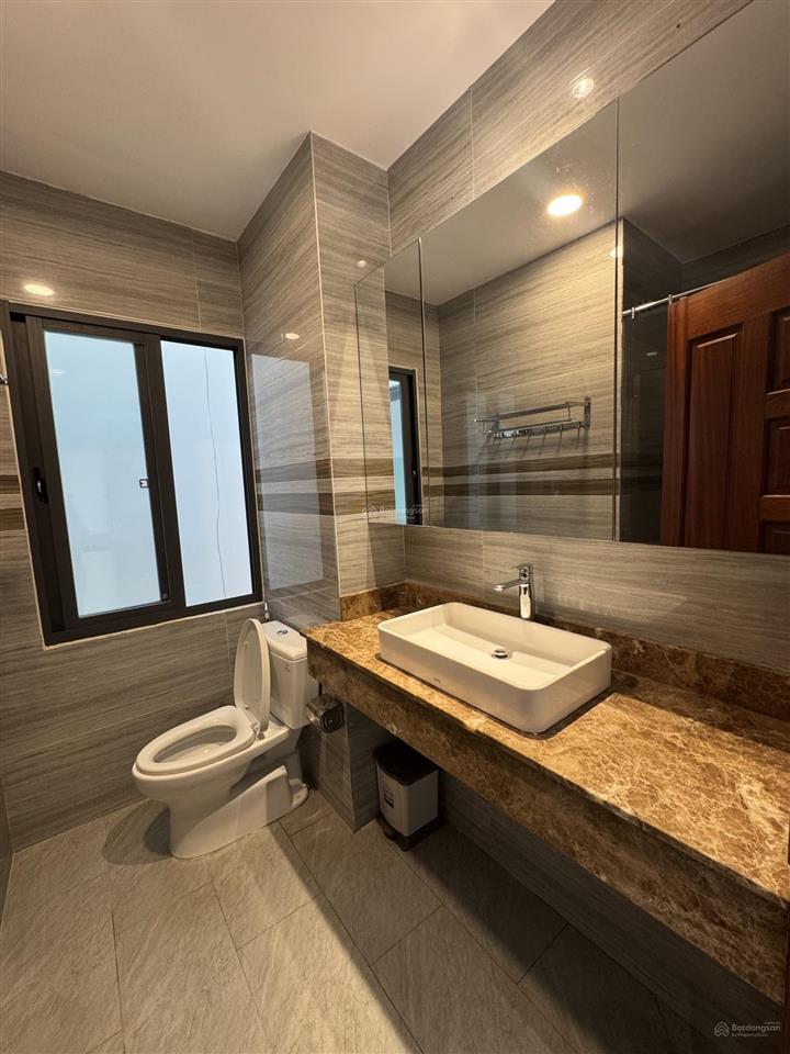 Căn hộ cho thuê full đồ cách biển 1km ngay khu trung tâm nha trang vào ở liền