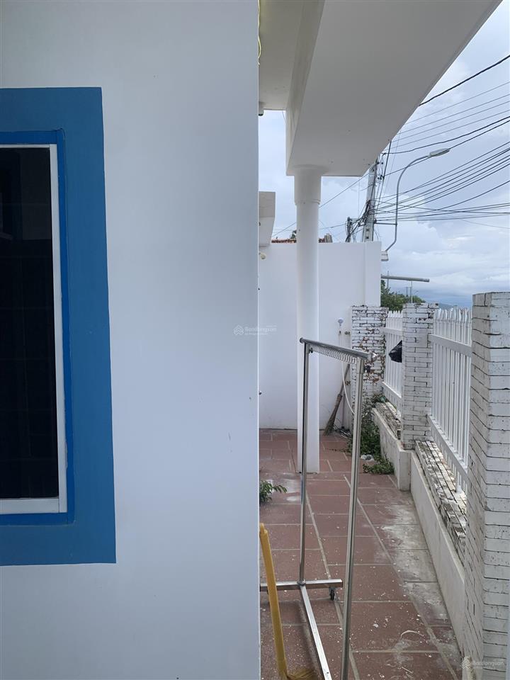 Bán căn nhà ngay đông hải dốc lết cách biển 300m giá 1,9 tỷ