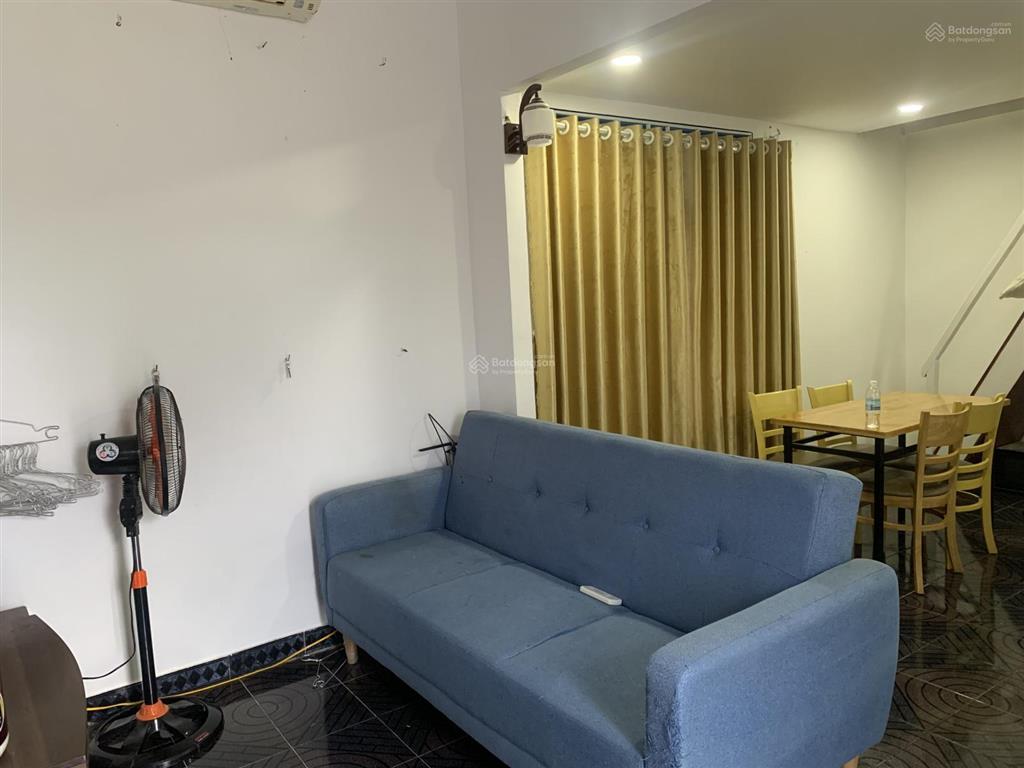 Bán căn nhà ngay đông hải dốc lết cách biển 300m giá 1,9 tỷ