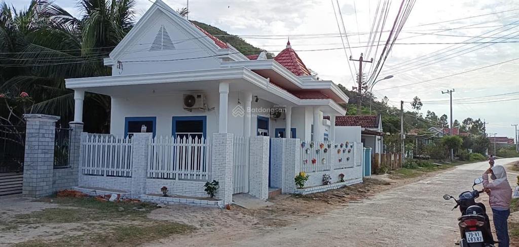 Bán căn nhà ngay đông hải dốc lết cách biển 300m giá 1,9 tỷ