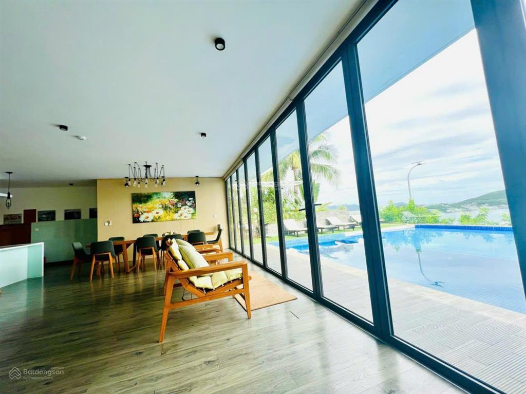 Cần bán biệt thự có hồ bơi lớn nhất dự án ocean front villas nha trang