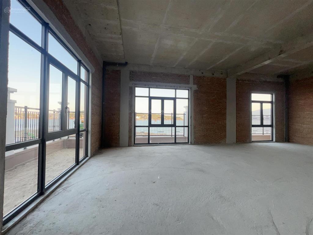 Bán siêu biệt thự nghỉ dưỡng cao cấp  có thể vừa ở vừa kinh doanh  đã xây thô trên biển nha trang