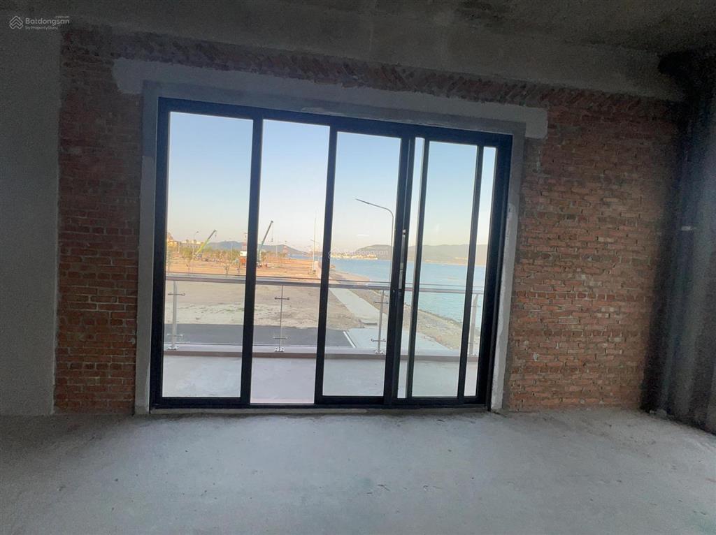 Bán siêu biệt thự nghỉ dưỡng cao cấp  có thể vừa ở vừa kinh doanh  đã xây thô trên biển nha trang