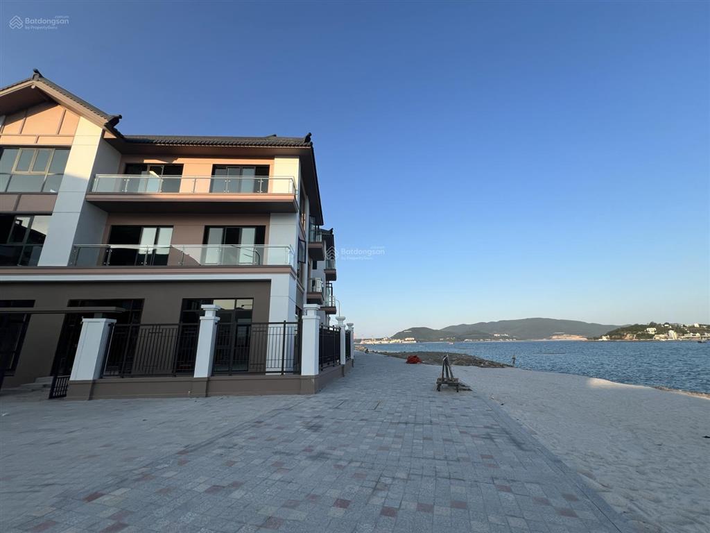 Bán siêu biệt thự nghỉ dưỡng cao cấp  có thể vừa ở vừa kinh doanh  đã xây thô trên biển nha trang