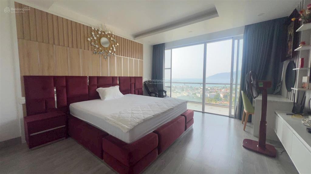 Cần bán nhanh villa anh nguyễn có 4 phòng ngủ 100% view biển xen cả view đồi