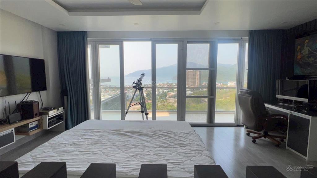 Cần bán nhanh villa anh nguyễn có 4 phòng ngủ 100% view biển xen cả view đồi