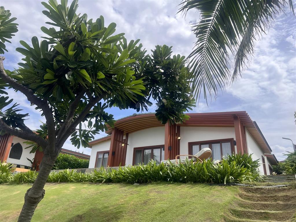 Cần bán căn villa siêu vip tại dự án movenpick  bãi dài  cam lâm  khánh hòa  2 phòng ngủ