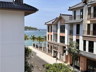 Biệt thự xẻ khe vị trí trung tâm nhất của dự án vinhoems pearl bay nha trang giá chỉ 22,6 tỷ