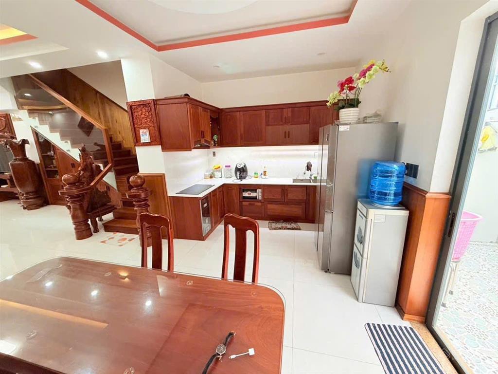 Giảm giá 300 triệu từ 8,5 tỉ còn 8,2 tỉ
bán nhà 3 tầng kđt mỹ gia gói 7 an khánh nội thất gỗ tự