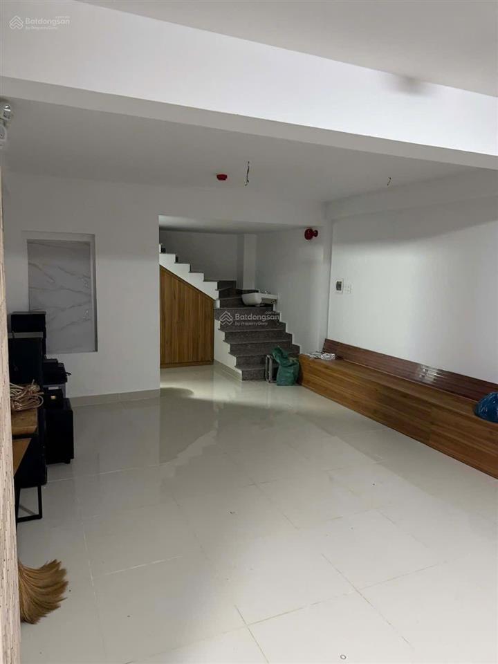 Căn góc 2 mặt tiền đường nguyễn đình chiểu rộng 20m, đi bộ sát ngay bãi tắm biển nha trang