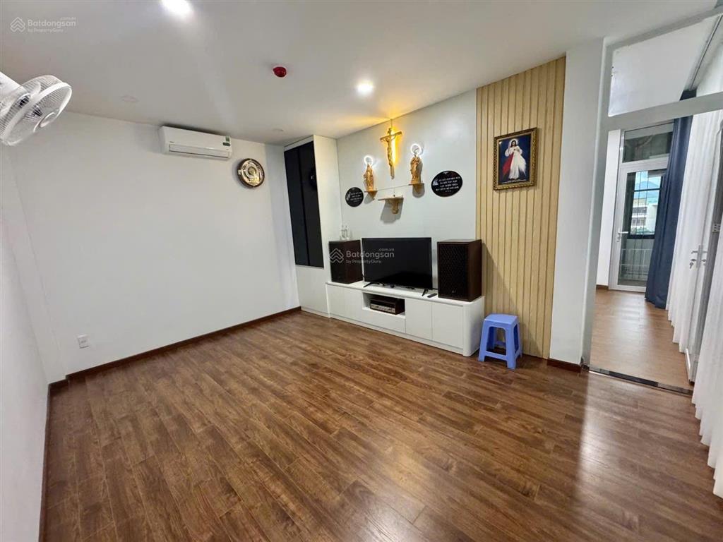 Căn góc 2 mặt tiền đường nguyễn đình chiểu rộng 20m, đi bộ sát ngay bãi tắm biển nha trang